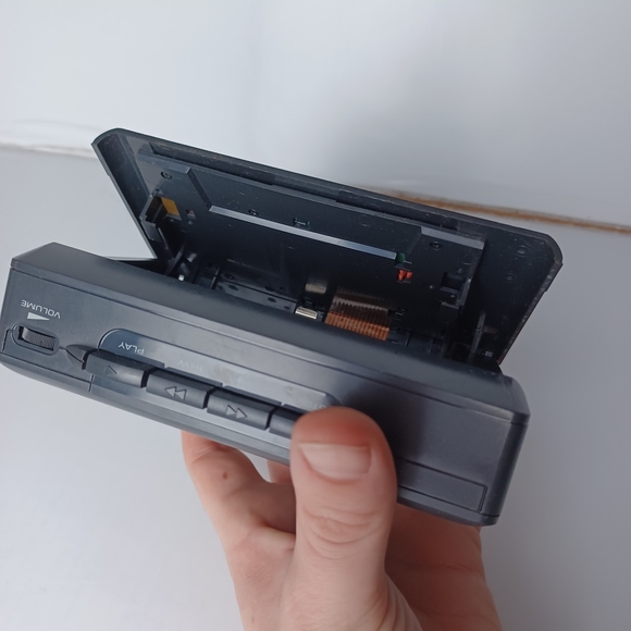 RCA radio & Cassette Player - Picture 10 of 12